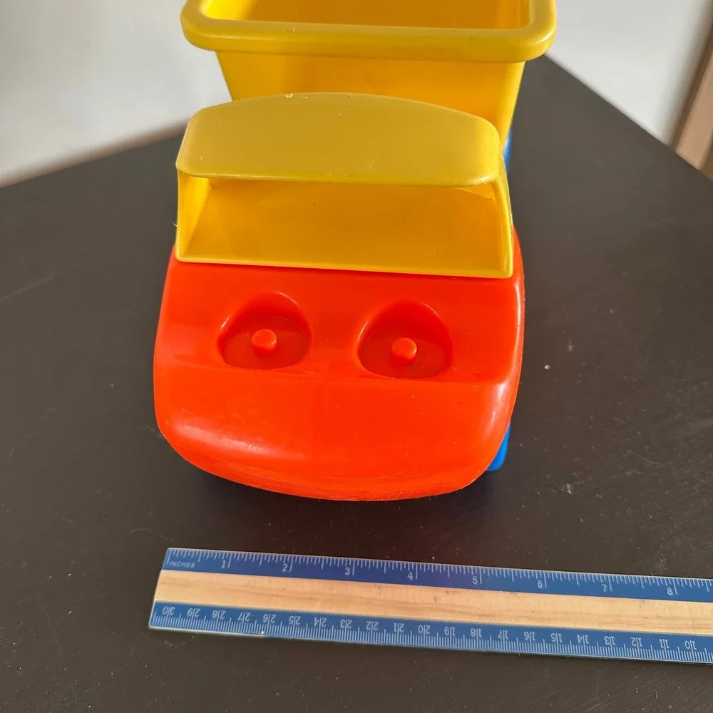 VTG Little Tikes Vintage Dump Truck Toddle Tots Plastic Toy Daycare Classroom
